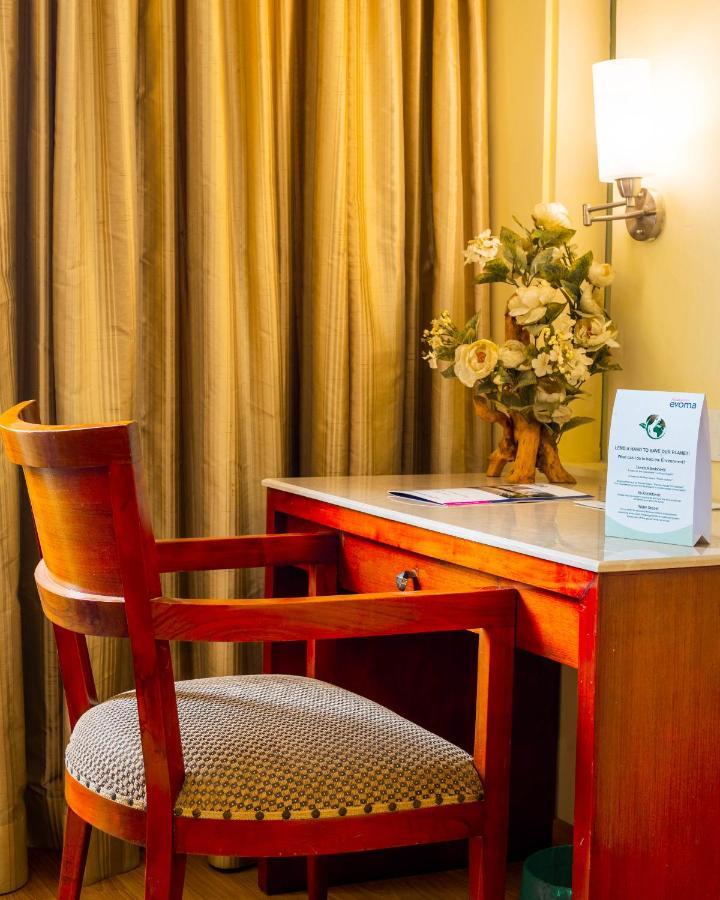 Evoma Hotel Bangalore Bagian luar foto