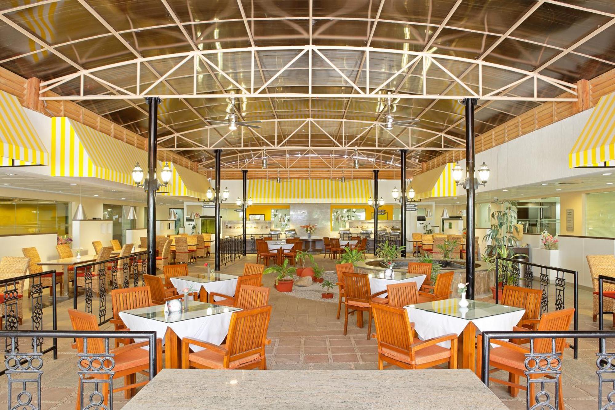 Evoma Hotel Bangalore Bagian luar foto
