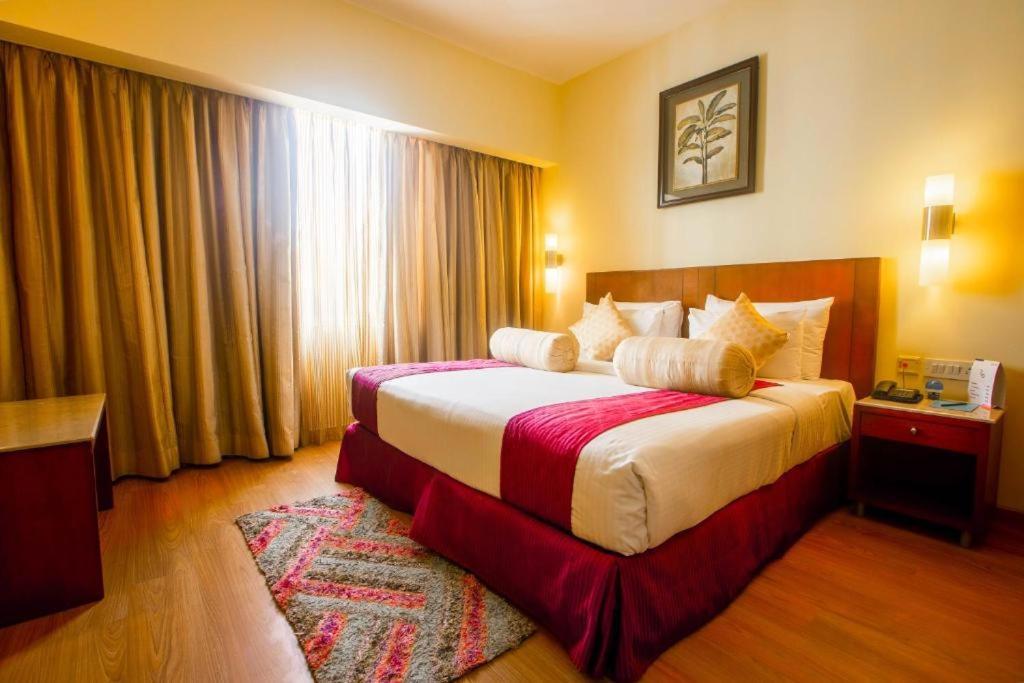 Evoma Hotel Bangalore Bagian luar foto