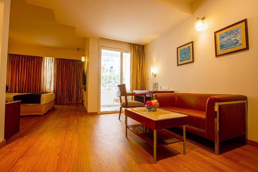 Evoma Hotel Bangalore Bagian luar foto