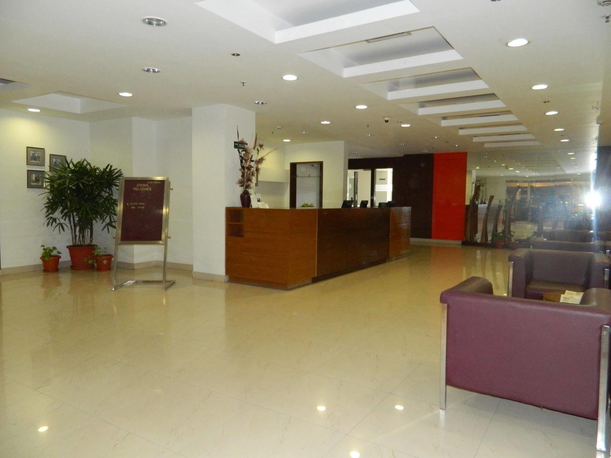Evoma Hotel Bangalore Bagian luar foto