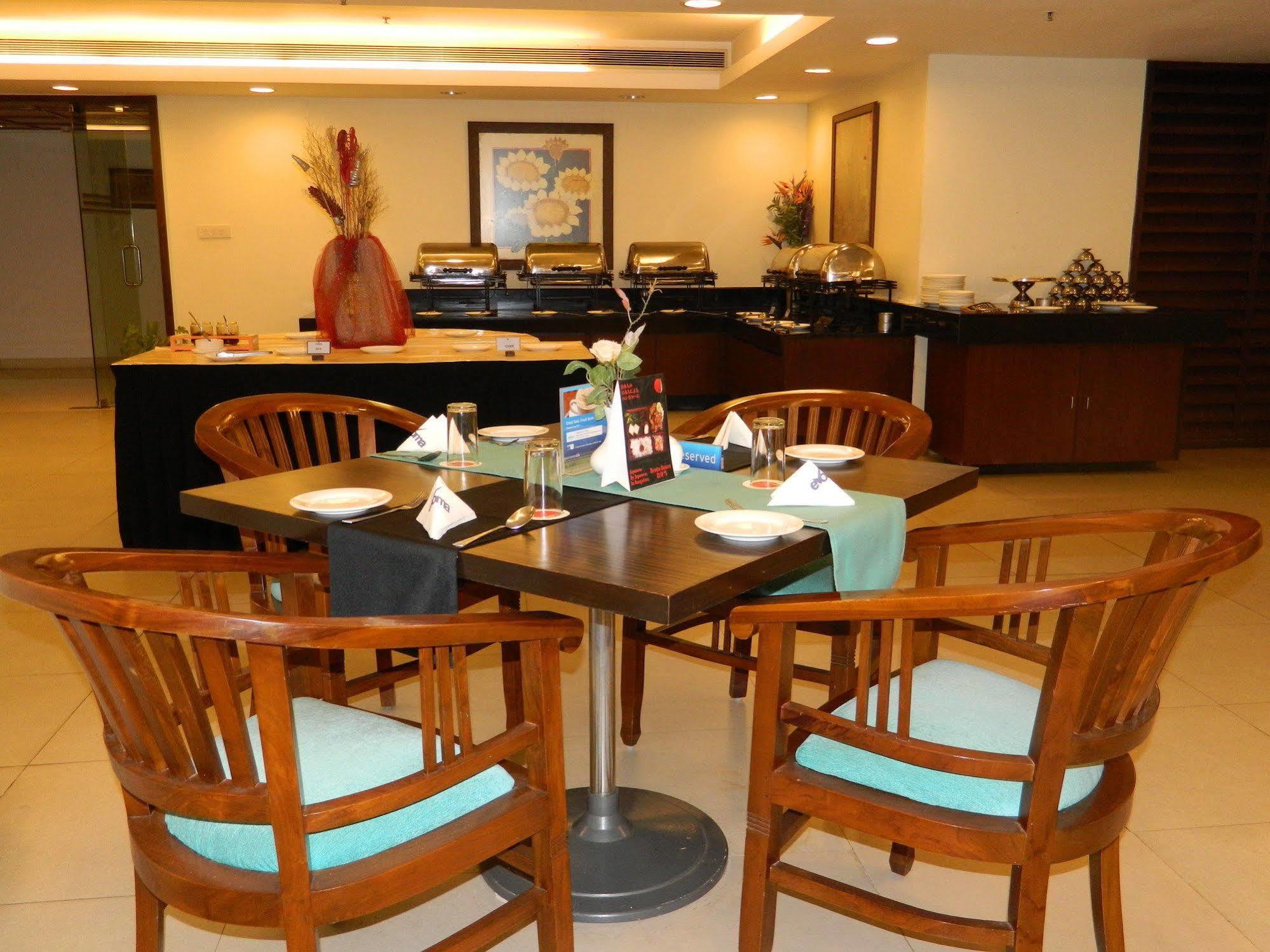 Evoma Hotel Bangalore Bagian luar foto