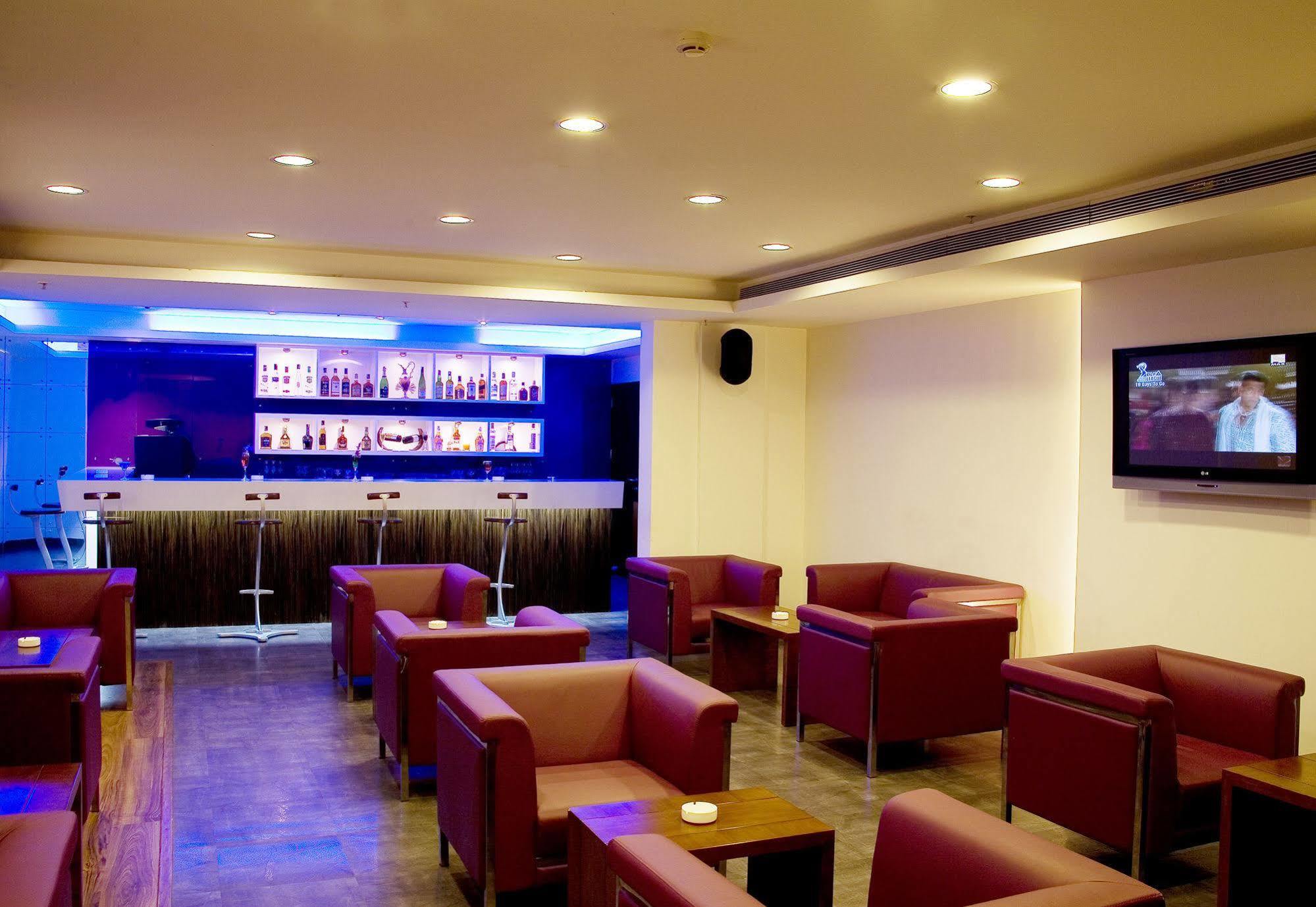 Evoma Hotel Bangalore Bagian luar foto