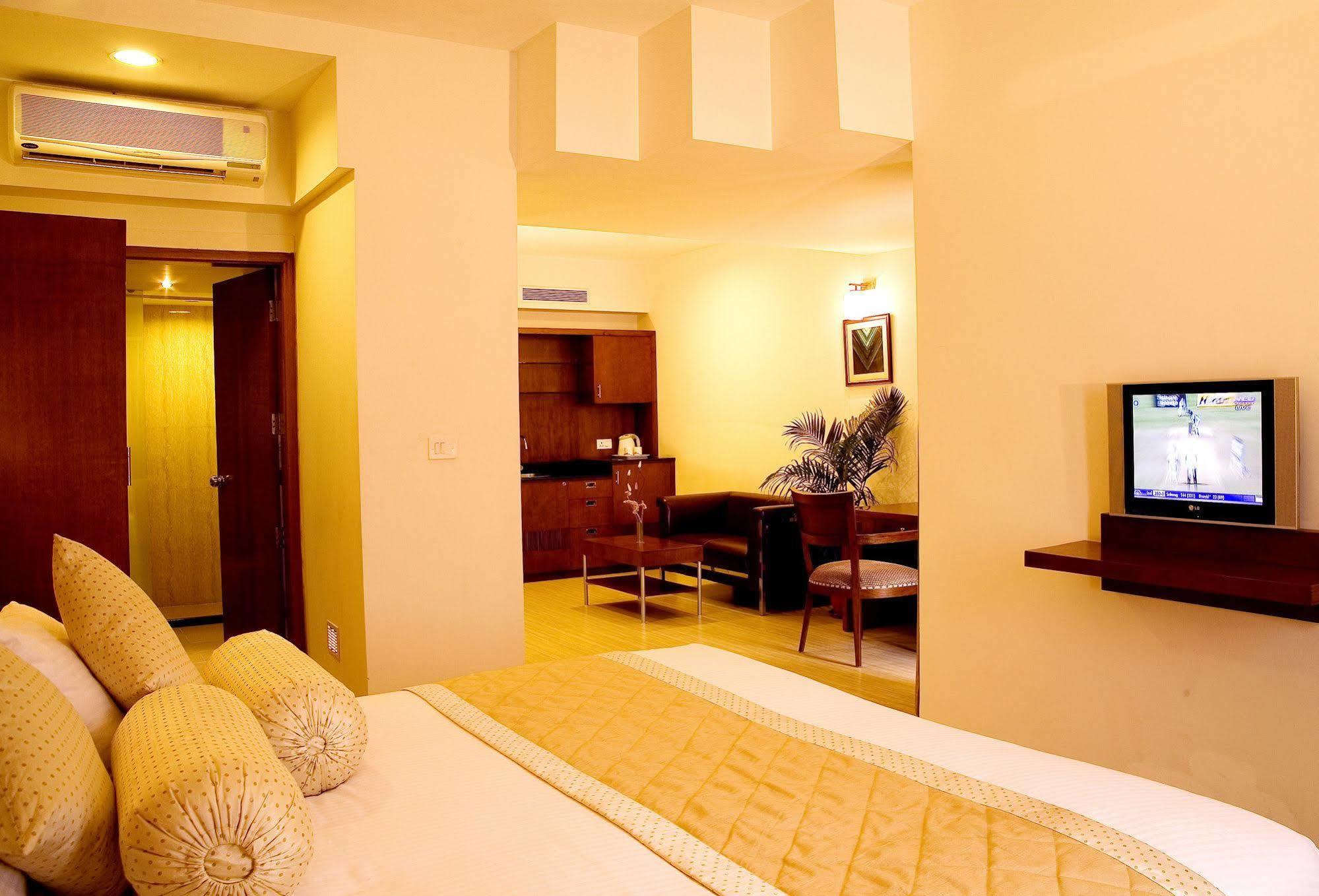 Evoma Hotel Bangalore Bagian luar foto