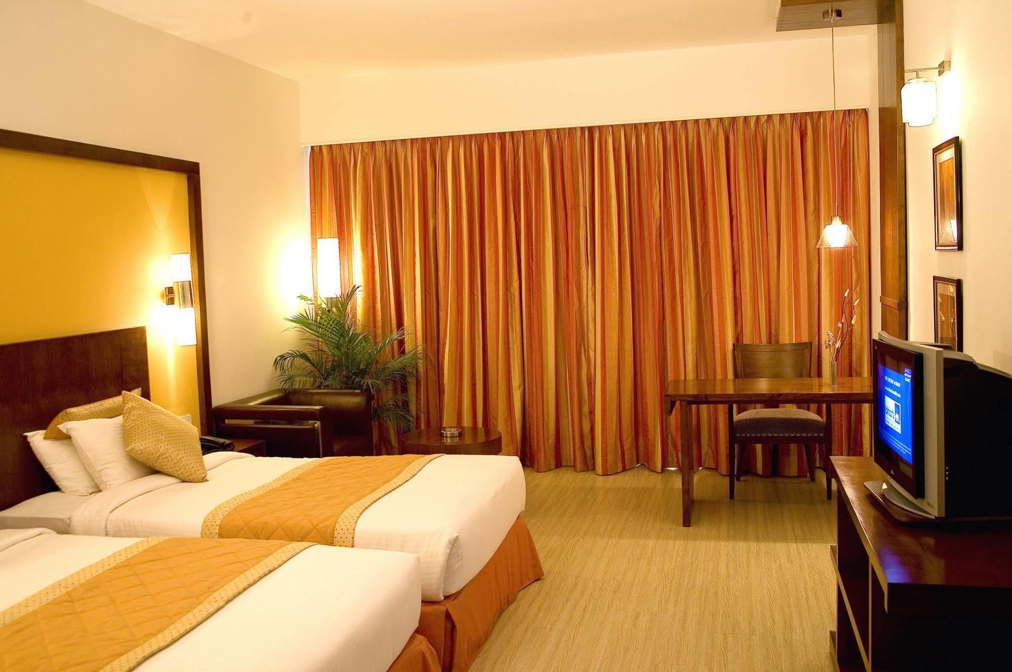 Evoma Hotel Bangalore Bagian luar foto