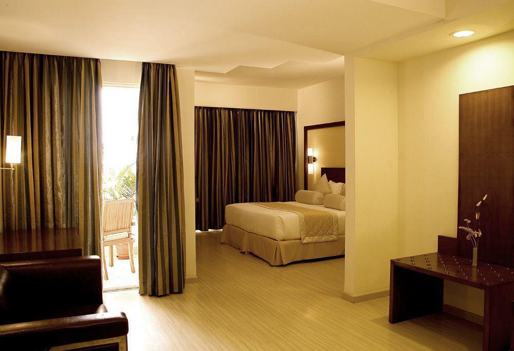 Evoma Hotel Bangalore Bagian luar foto